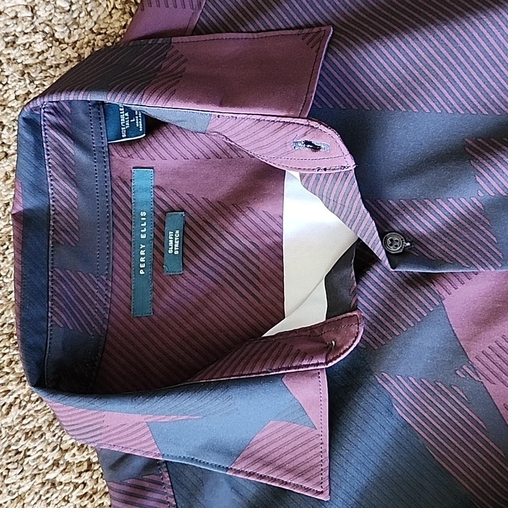 Perry Ellis Men's Casual Button Down Shirt - Burgundy and Black